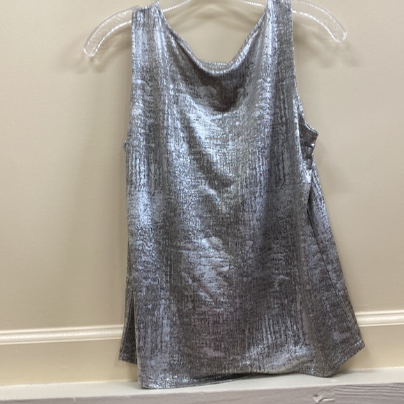 Andria Lieu women’s medium 2 piece button down and camisole top - Picture 7 of 7